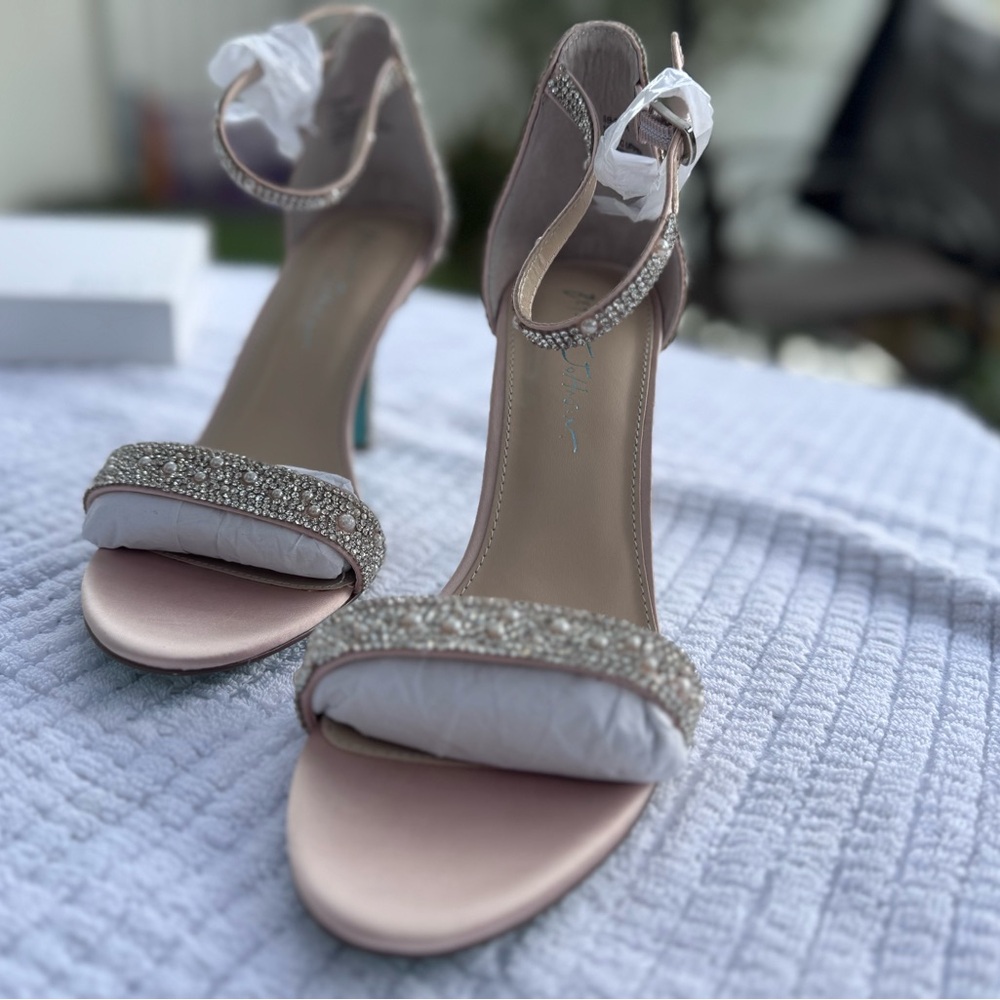Betsy Johnson! Brand New! RARE & Gorgeous Beaded Women's Heels Pale Pink-Size 10 - Picture 6 of 10